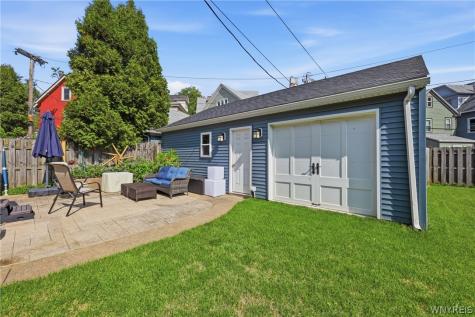 21 Colonial Circle Buffalo NY 14222