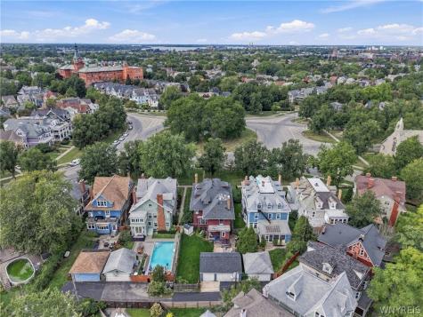 21 Colonial Circle Buffalo NY 14222