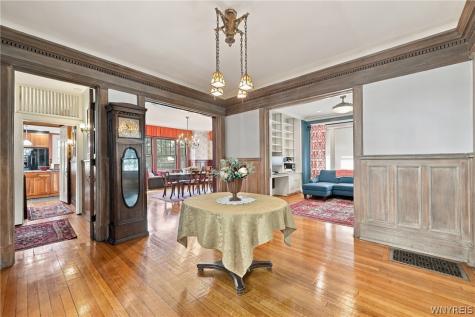 21 Colonial Circle Buffalo NY 14222