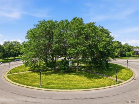 21 Colonial Circle Buffalo NY 14222