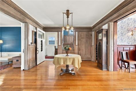 21 Colonial Circle Buffalo NY 14222