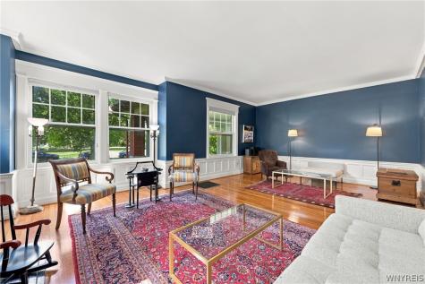 21 Colonial Circle Buffalo NY 14222
