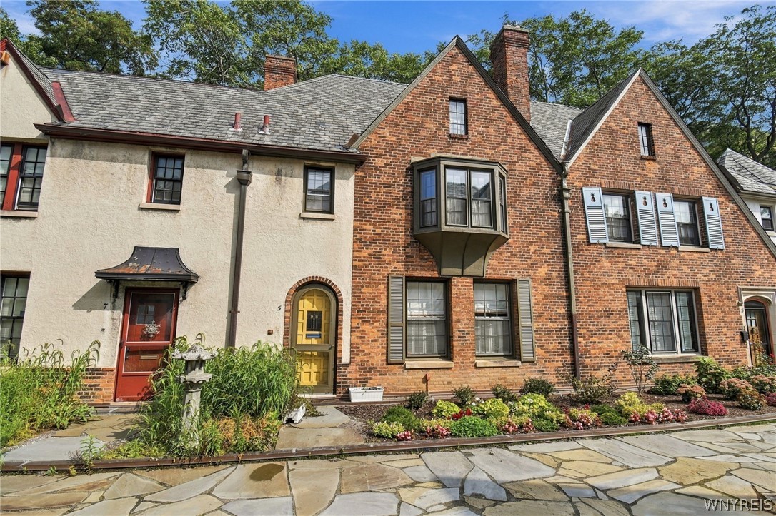 5 Mayfair Lane Buffalo NY 14201
