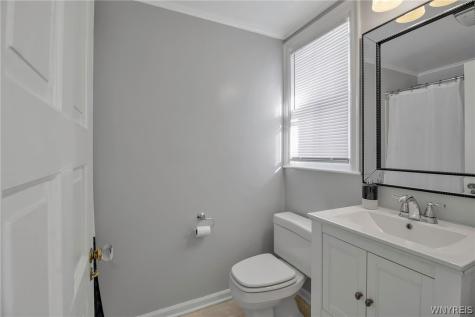 5 Mayfair Lane Buffalo NY 14201