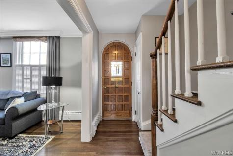 5 Mayfair Lane Buffalo NY 14201