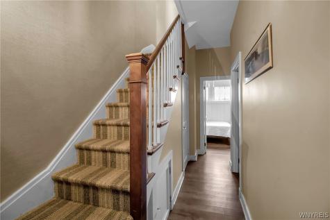 5 Mayfair Lane Buffalo NY 14201