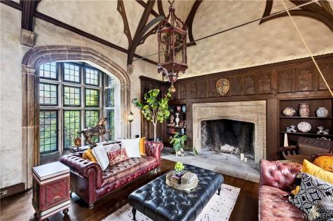 21 Mayfair Lane Buffalo NY 14201