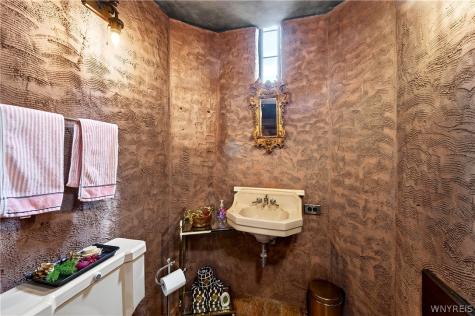 21 Mayfair Lane Buffalo NY 14201