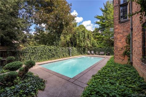 21 Mayfair Lane Buffalo NY 14201
