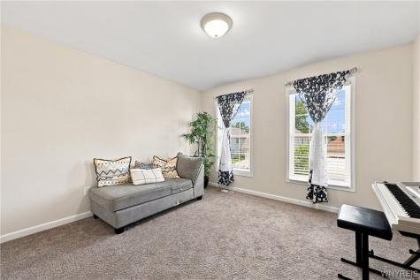 81 Rachel Vincent Way Buffalo NY 14216