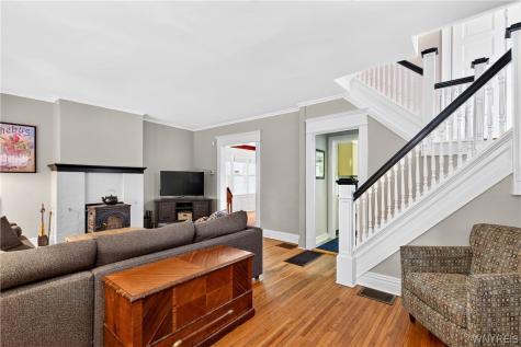 61 W Oakwood Place Buffalo NY 14214