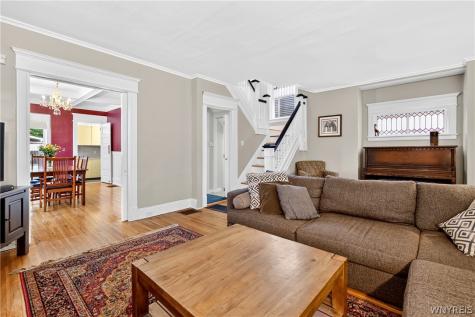 61 W Oakwood Place Buffalo NY 14214