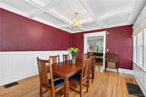 61 W Oakwood Place Buffalo NY 14214