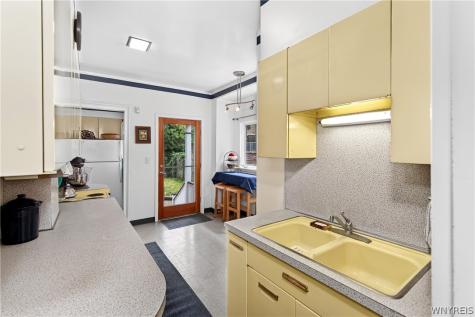 61 W Oakwood Place Buffalo NY 14214