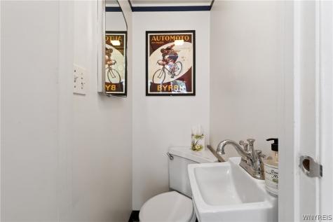 61 W Oakwood Place Buffalo NY 14214