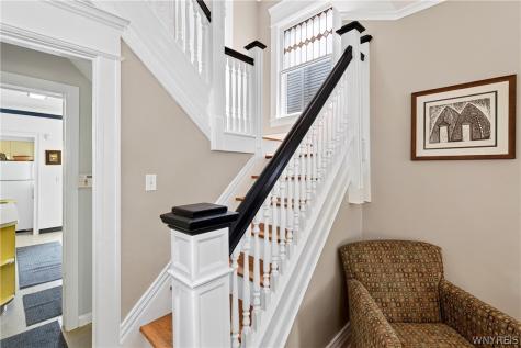 61 W Oakwood Place Buffalo NY 14214