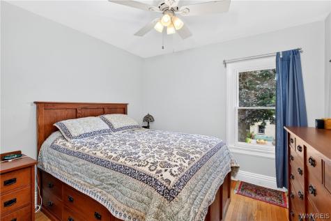 61 W Oakwood Place Buffalo NY 14214