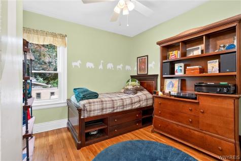61 W Oakwood Place Buffalo NY 14214