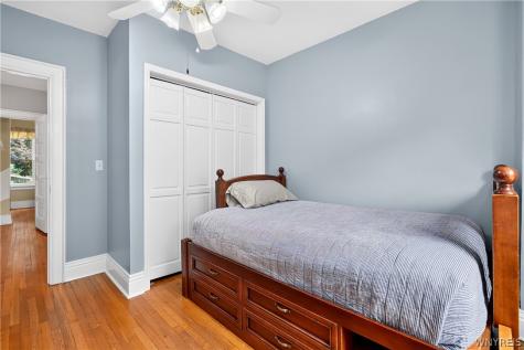 61 W Oakwood Place Buffalo NY 14214