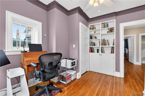 61 W Oakwood Place Buffalo NY 14214