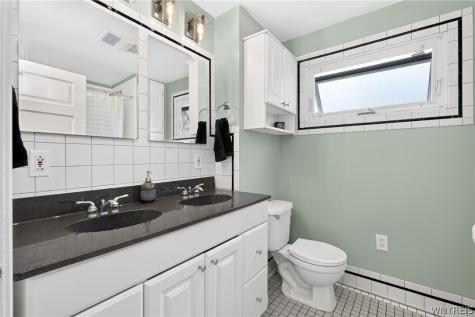 61 W Oakwood Place Buffalo NY 14214