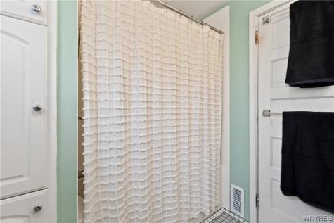 61 W Oakwood Place Buffalo NY 14214