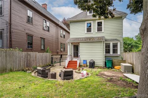 61 W Oakwood Place Buffalo NY 14214