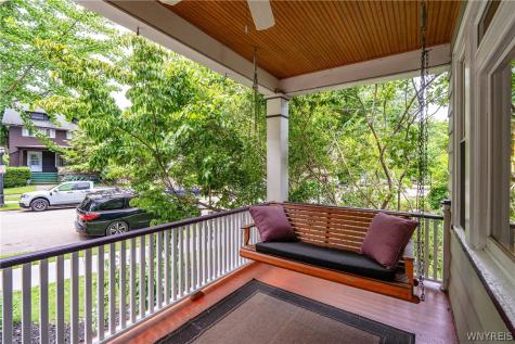 61 W Oakwood Place Buffalo NY 14214