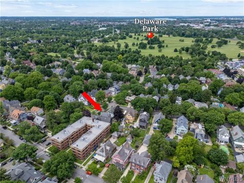 61 W Oakwood Place Buffalo NY 14214