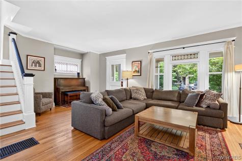 61 W Oakwood Place Buffalo NY 14214