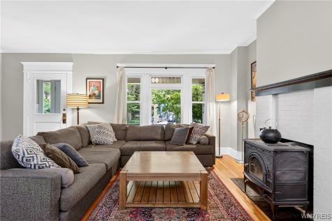 61 W Oakwood Place Buffalo NY 14214