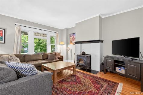 61 W Oakwood Place Buffalo NY 14214