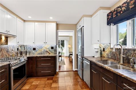 10 Randwood Lane Buffalo NY 14216