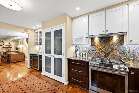 10 Randwood Lane Buffalo NY 14216