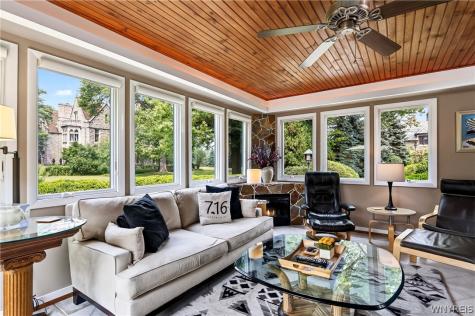 10 Randwood Lane Buffalo NY 14216