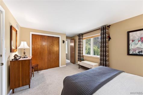 10 Randwood Lane Buffalo NY 14216