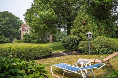 10 Randwood Lane Buffalo NY 14216
