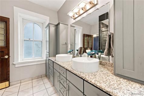 17 Saint Louis Place Buffalo NY 14202