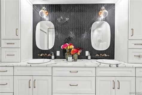 22 Oakland Place Buffalo NY 14222