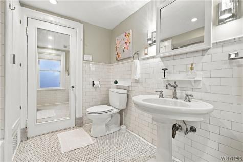 22 Oakland Place Buffalo NY 14222