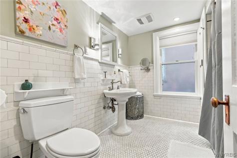 22 Oakland Place Buffalo NY 14222