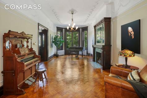 246 Gates Avenue New York City NY 11238