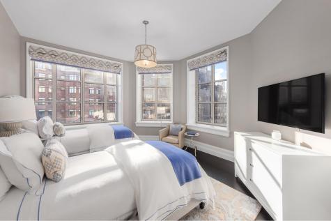 135 E 79th Street New York City NY 10075