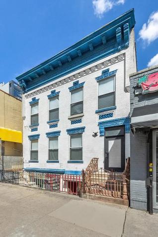 12-07 40th Avenue New York City NY 11101