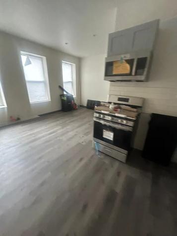 12-07 40th Avenue New York City NY 11101