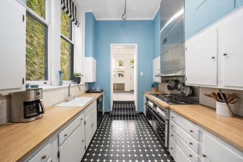 125 E 69th Street New York City NY 10021