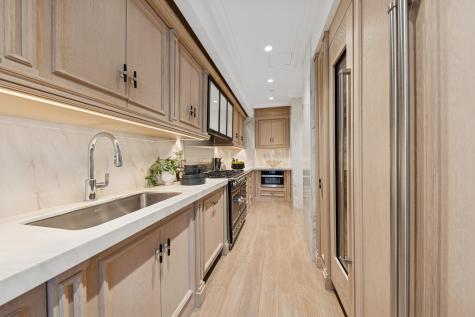 27 E 79th Street New York City NY 10075