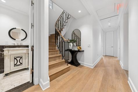 27 E 79th Street New York City NY 10075