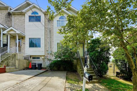 110 Arnold Street New York City NY 10301