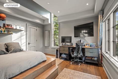 176 Benedict Road New York City NY 10304